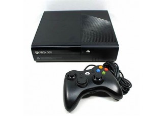 Xbox 360  E 16 GB s/n 0653208 б/у + 2 Игры. Гарантия 30 дней.